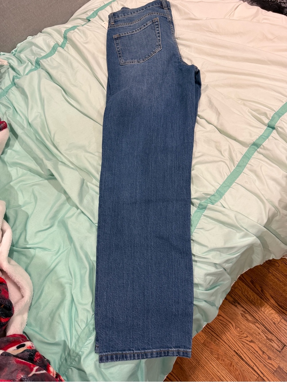 Amazon Essentials Straight Leg Women's Jeans - Blue Wash